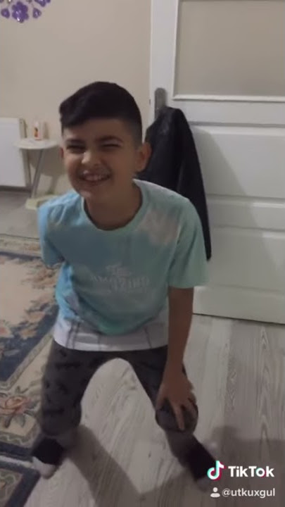 Altına sıçan velet