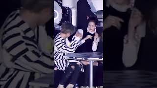 #BTS #blackpink jin make jisoo laugh 😂🤣😅 #jisoo #tiktok #viral #cute #cute 💜💜💜💜💜💜💯💯💯