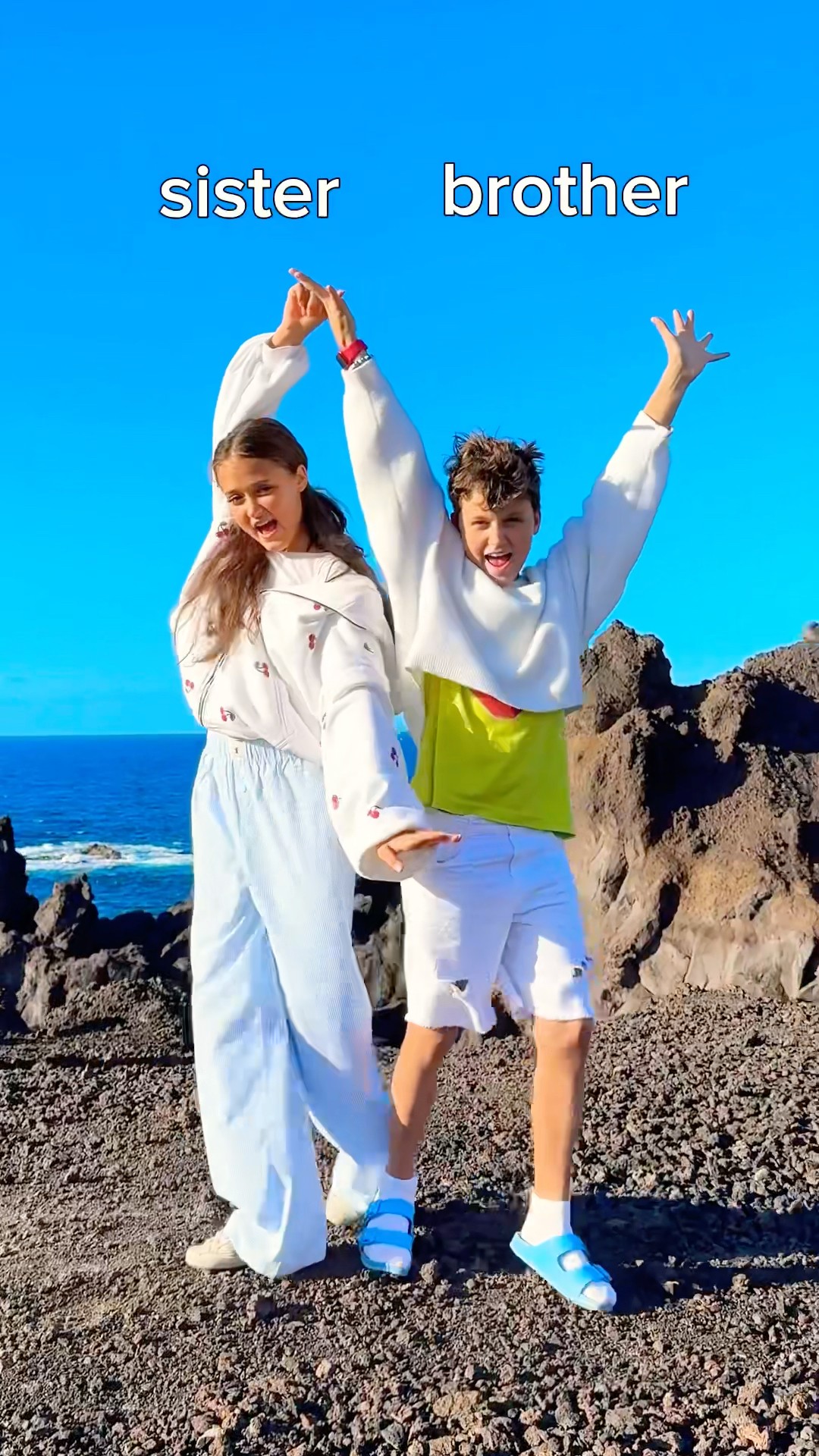 Do you have a brother or a sister? ?‍♀️? #canaryislands