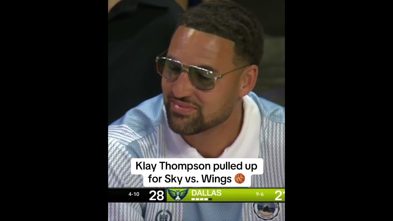 Klay supporting the W 🔥