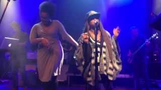 Android Asteroid ft. Yarah Bravo & DJ Vadim, 18. 12. 2013 Praha