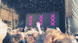 Guns n' roses - rocket queen live download festival donnington, uk
2018