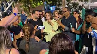 Thumbnail for Assista ao momento em que Michelle comunica fim da cirurgia de Bolsonaro