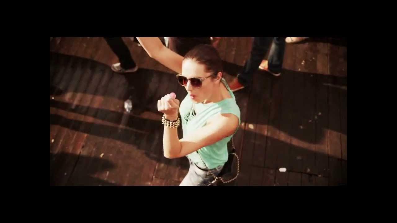 Noisecontrollers & Chain Reaction - Like A Theme (MASHUP) Noisecontrollers & Chain Reaction - Like A Theme (MASHUP)