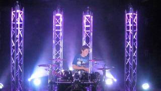 Drive in show DJ vs Drummer B drumcovers DJ Boeken met Drummer Drumshow