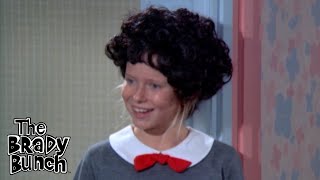 Marcia and Cindy Tell Jan Her New Wig Is Awful!