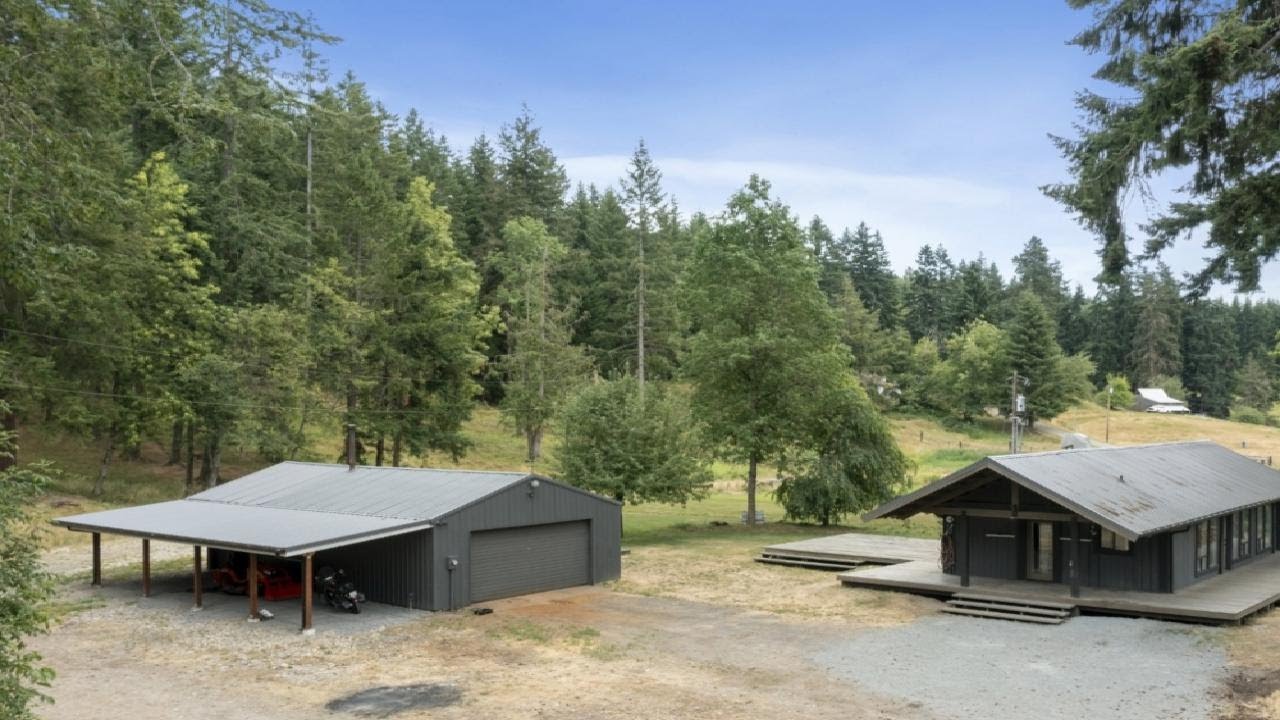 42009 Berggren Rd E, Eatonville, WA Presented by Christine Baumann Real Estate.