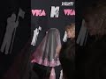 #TaylorSwift and #NickiMinaj hug on the red carpet at the #MTV #VMAs