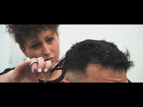 Vidéo: Le Barbershop Cuts And Cocktails à Vegas A Un Speakeasy Secret Avec Une Incroyable Sélection De Whisky