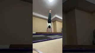 Handstand on BEAM | Bethany G