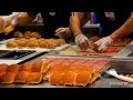 [HD] A Look at White Castle Las Vegas - Making a White Castle Burgers - Sliders