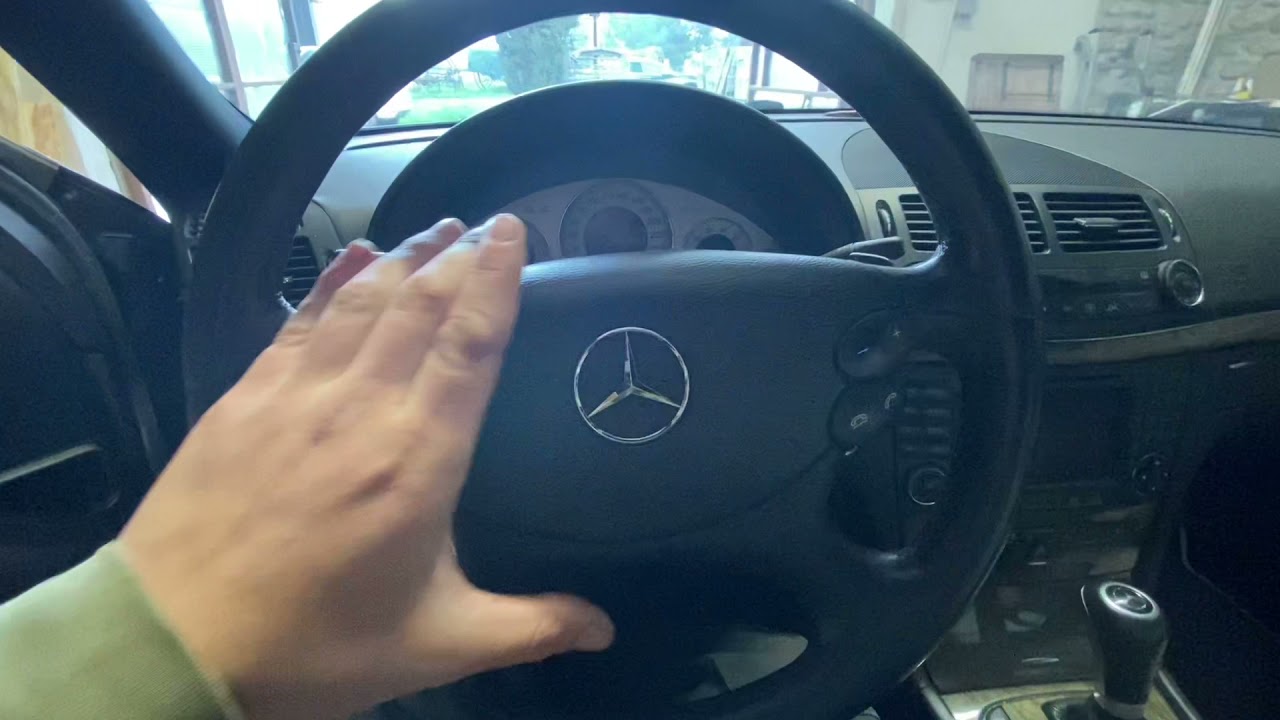 CHANGER LE VOLANT MERCEDES CLASSE E W211 STEERING WHEEL UPGRADE - YouTube