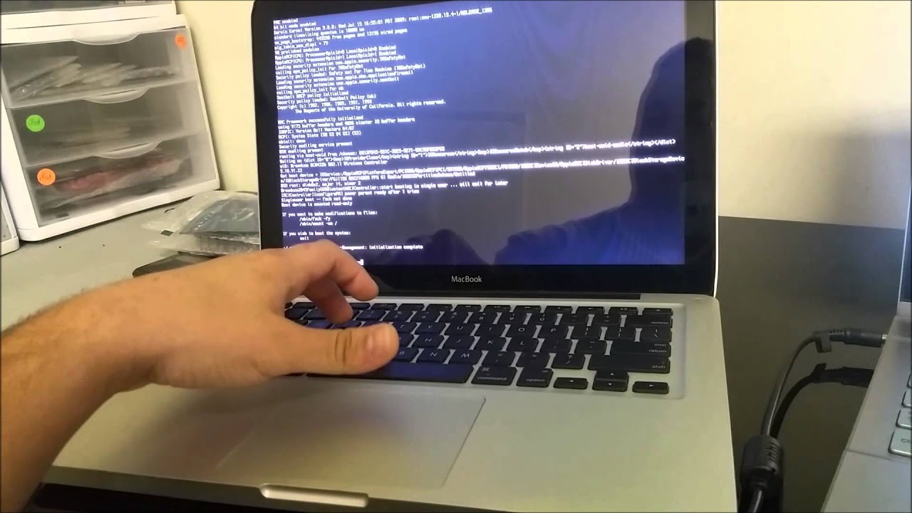 hoe kom ik in de bios op mac laptop pro