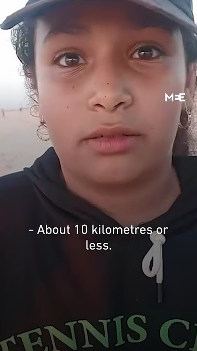 Egyptian children try to send food to Gaza by the sea