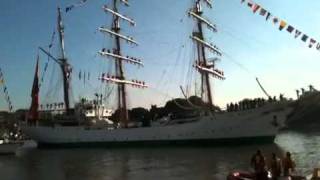 Gloria Tall Ship leaves Waterford in style