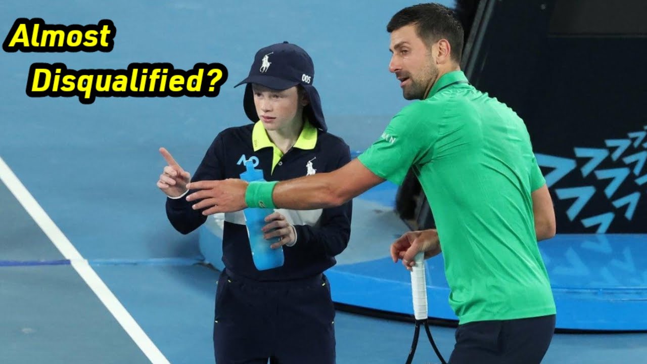 Чуть не дисквалифицировали? Джокович чуть не столкнулся с девочкой, подающей мячи, на Открытом че...