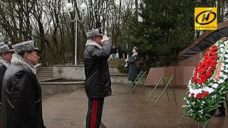 Возложение венков к памятнику сотрудников МВД, погибших при исполнении, прошло в Минске