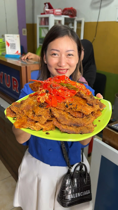 GO FAR AWAY TO JAKTIM TRY THE LEGENDARY PADANG MINTUO DENAI RICE.. IT'S SO DELICIOUS, PANTS RAME