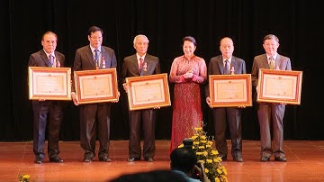 Trao tặng Huân chương của Chủ tịch nước cho các cá nhân nước bạn Lào