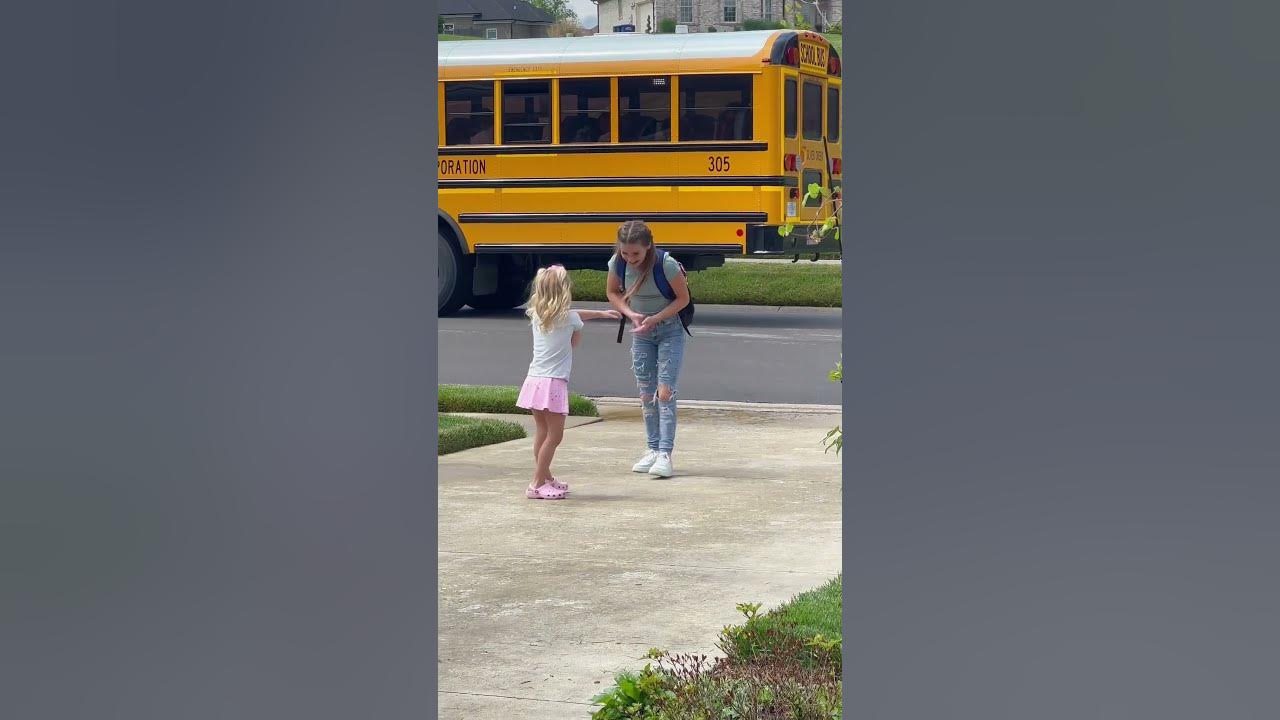 She waits for her sisters every day and sometimes we have bloopers. 🫣💗 #fyp #viral #siblings