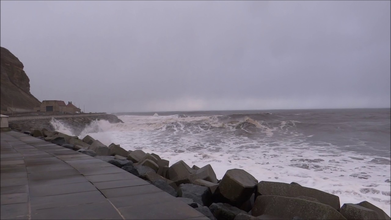 Scarborough storm tide surge 13th January 2017 - YouTube