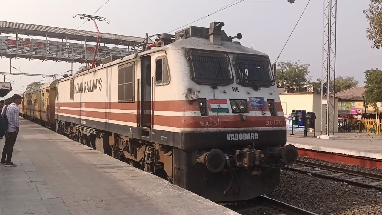 Dhola Junction to Bhavnagar Train Journey | 59271 Botad - Bhavnagar Passenger Train | Railways