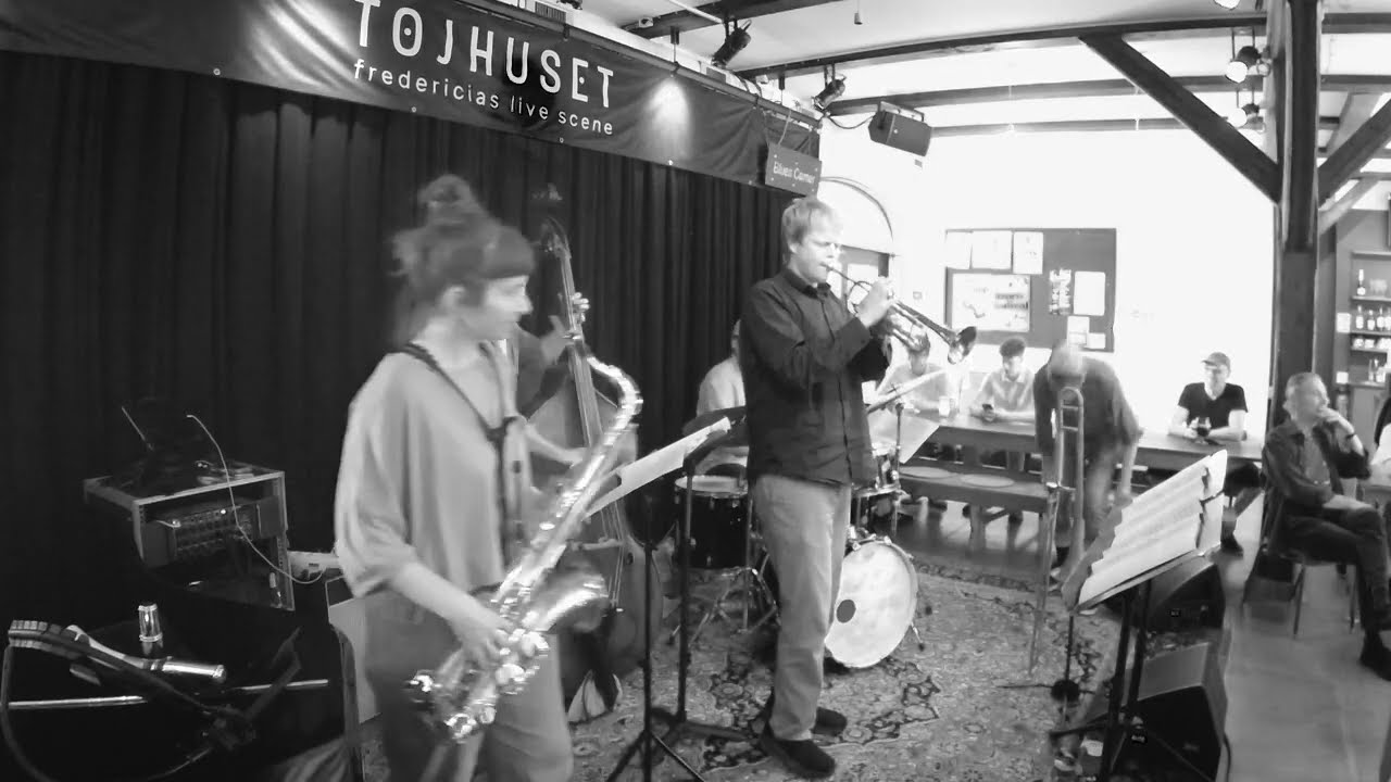 Nezelhorns - Live at Tøjhuset