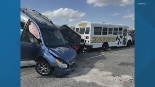 5 hurt in multi-vehicle crash involving school bus on I-465 on Indy's northwest side