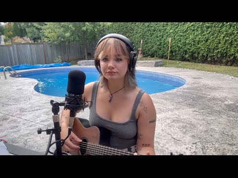 Creep Cover by Melle (Backyard sessions)