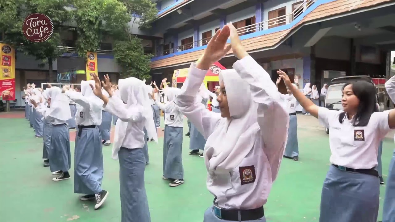 Happening Dance Competition SMAN Batik 2 Surakarta YouTube Happening Dance Competition SMAN Batik 2 Surakarta YouTube