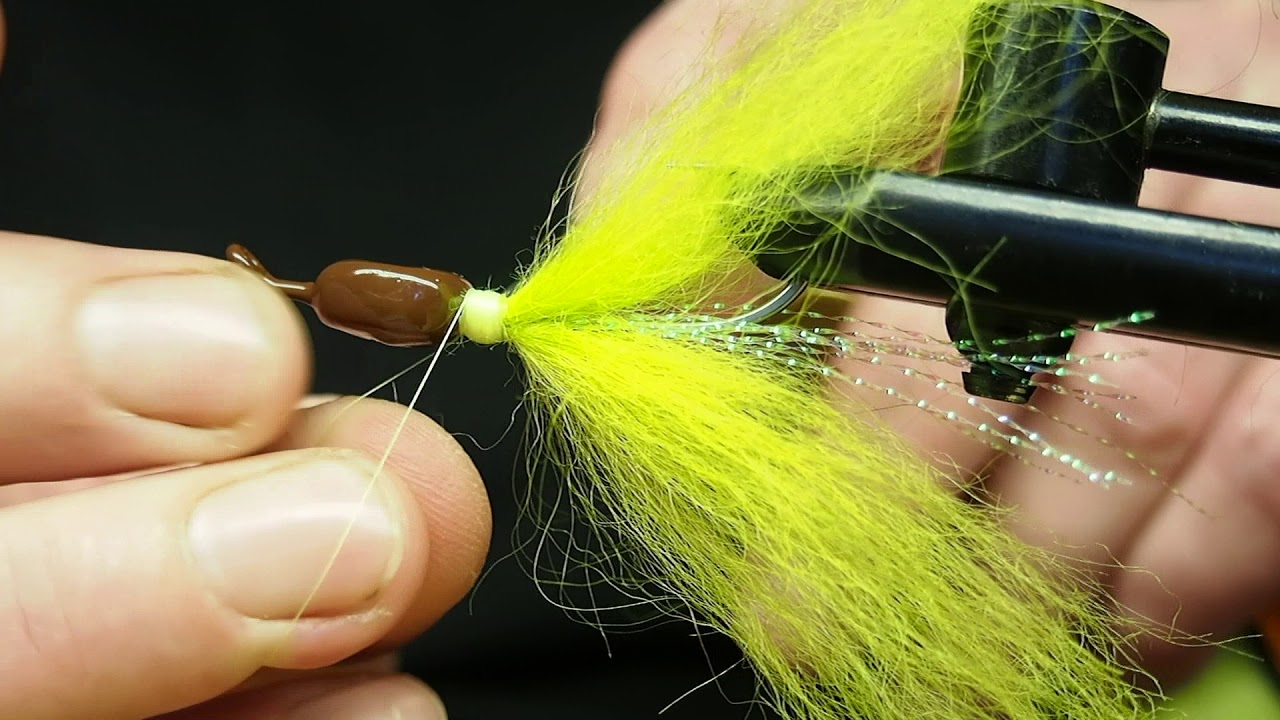 Tying a classic, simple skimmer/wiggle/flats jig. Bonefish/Permit
