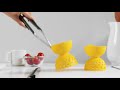 Video: Egg Poacher in silicone giallo per uovo in camicia set 2 pz Oxo Good Grips