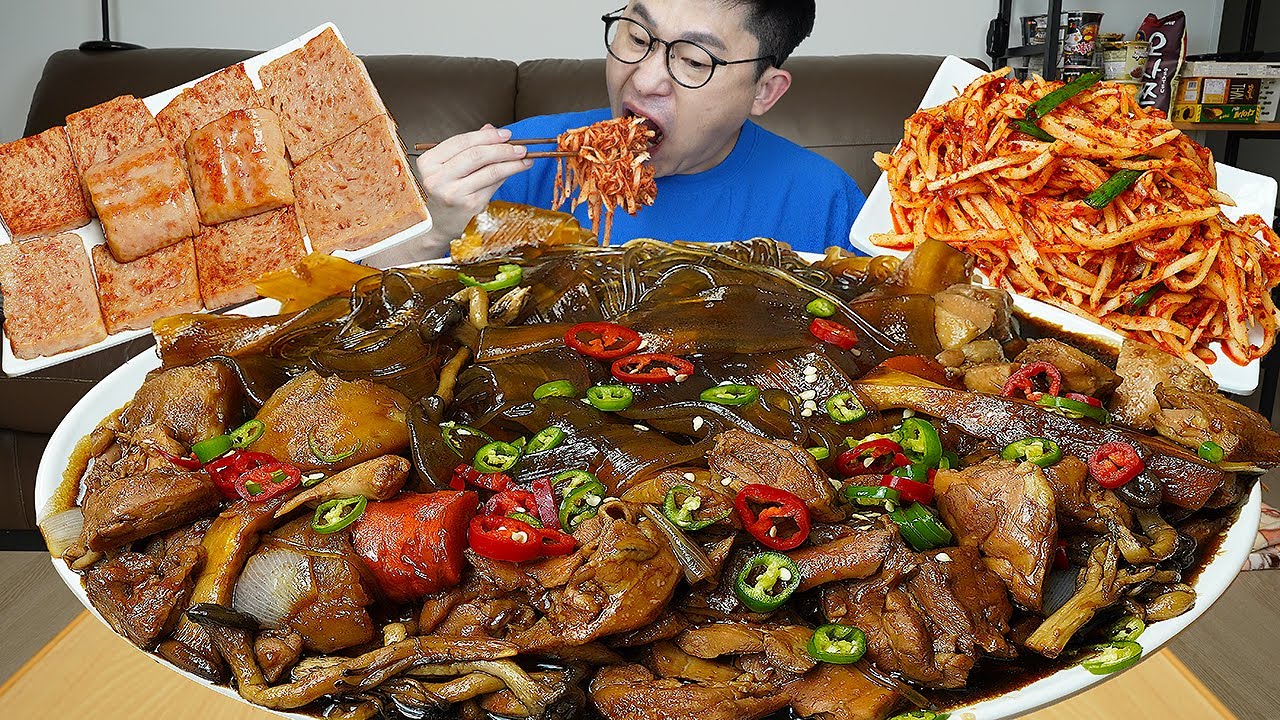 ASMR MUKBANGㅣBraised Spicy Chicken with Soy Sauce & Spam & Radish KimchiㅣEATING SHOW