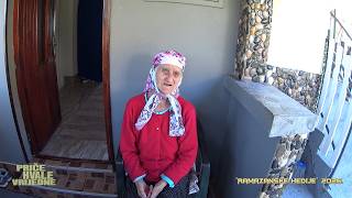 'Ona ne čuje, nego čita sa usana. Četiri brata su joj ubijena u genocidu...'