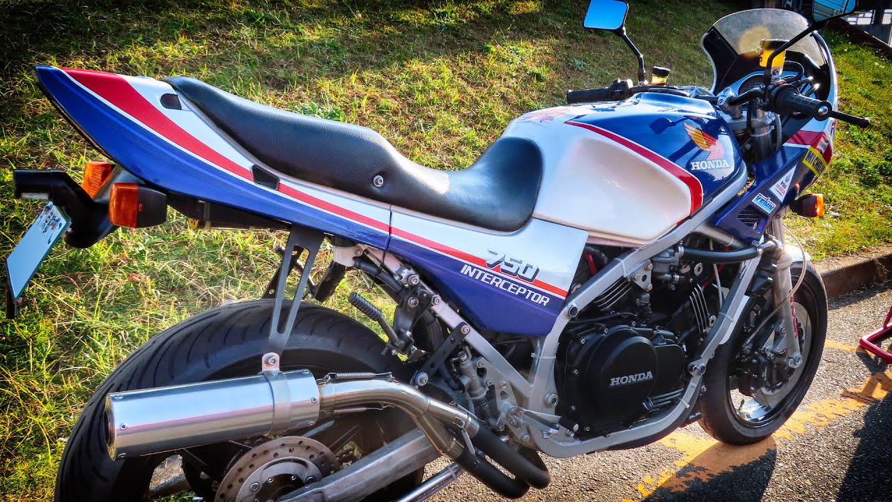 ホンダ VF750F タンク 青/白 hq720.jpg?sqp=-