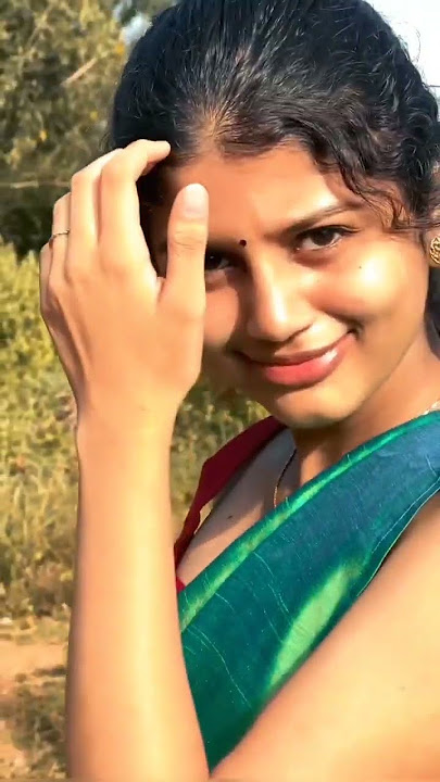NIVEDYA SANKAR HOT NAVEL SHOW | MALLU HOT SCENES #nivedya #tiktok#instagram #shortvideo #trending