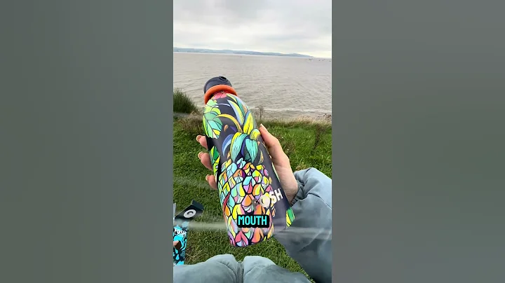 🧊 Can This Bottle Really Keep Drinks COLD for 24 HOURS? 🤯 #ColdWater #DurableBottle #Hydration