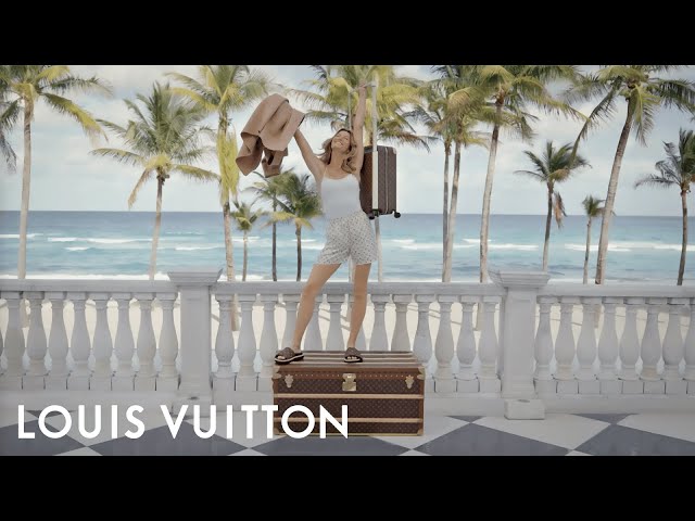 Gisele Louis Vuitton ad (perforated bag)  Louis vuitton, Discount louis  vuitton, Gisele bundchen