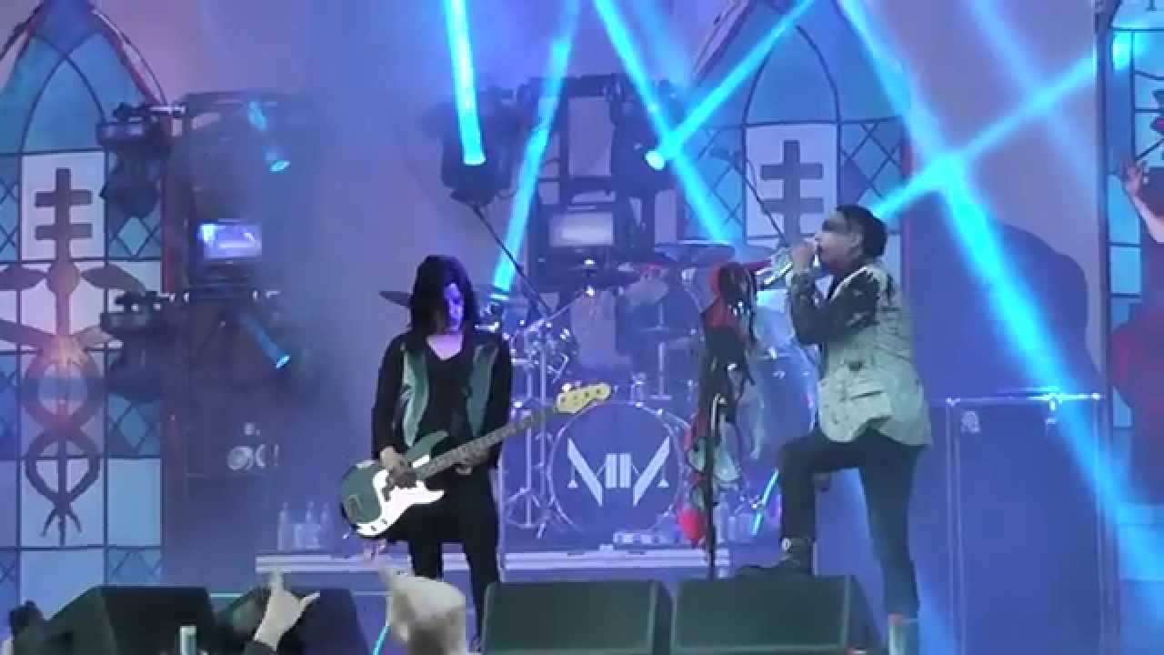 Marilyn Manson - Rock Is Dead (Bra throwing on stage) "Live@Gröna Lund"