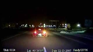 Cop lets obvious car thief get away