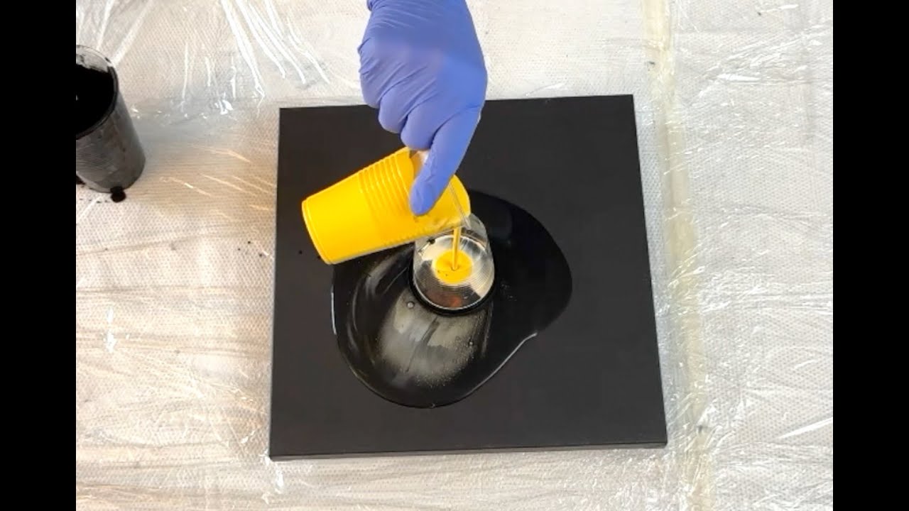 PouringFluid acrylic.Open cup pour - black and bright yellow. - YouTube