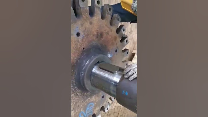 Heat shrinking a big shaft and wheel together. Tolerance is 0.2mm  - will never fall apart 😁👍💪