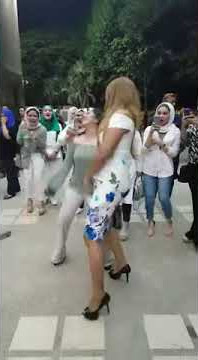 Sis KM payung bontot lagi wei...