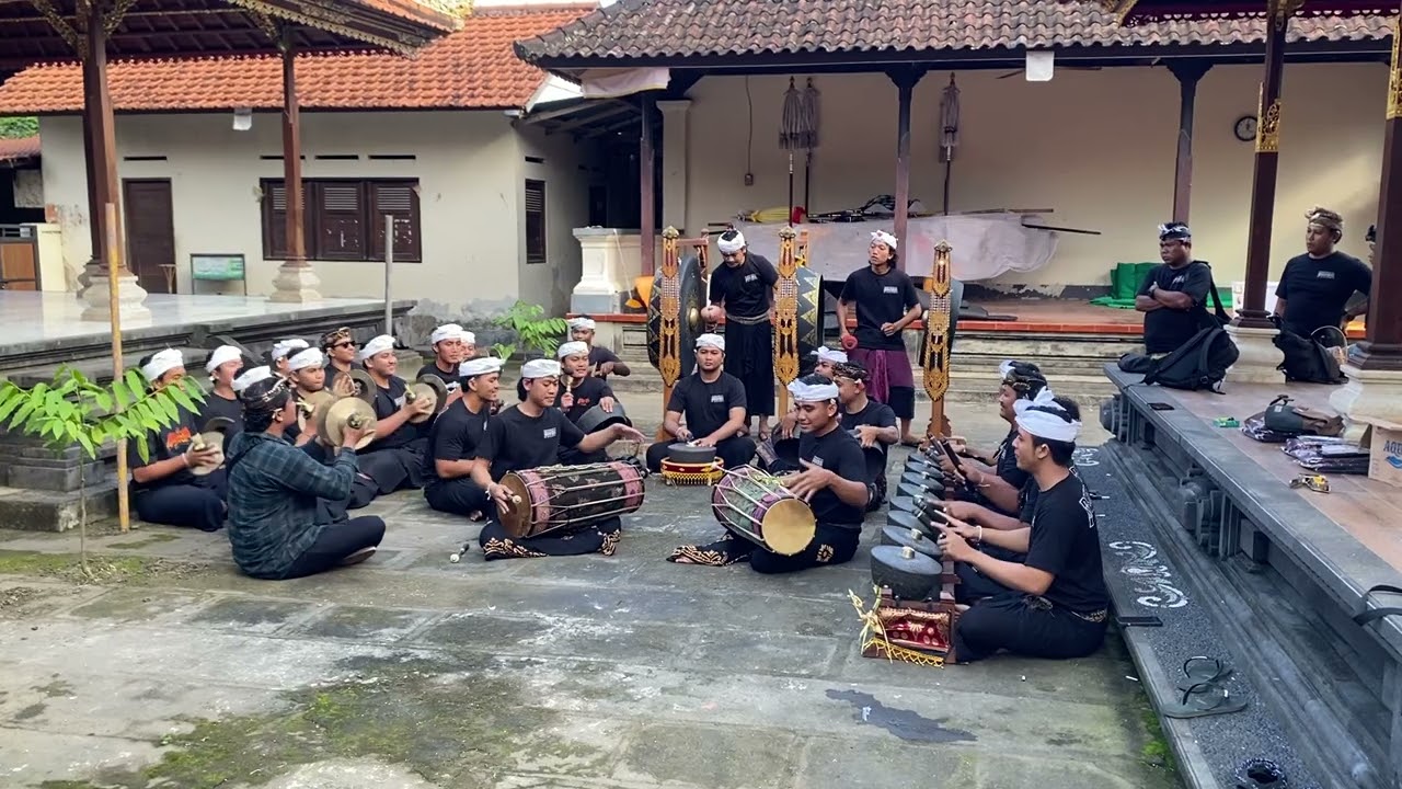 BALEGANJUR NGARAP “Angkep Saketi” komunitas PITHAMAHASWARA Desa Mas Ubud Gianyar