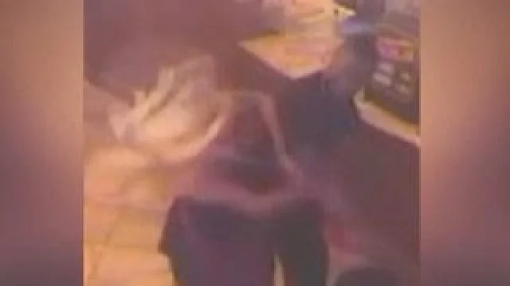 Video of Oklahomas Joe Mixon punching girl in face...