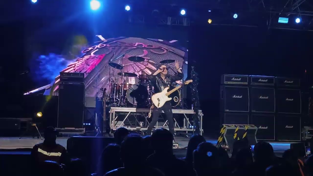 ► BAJO SUEÑOS 2024 * Tuyo - Falsas promesas * QUITO ECUADOR AGORA CASA DE LA CULTURA ECUATORIANA ◄