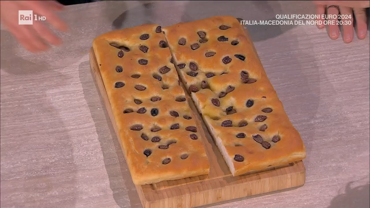 Focaccia con le olive Fulvio Marino - È sempre mezzogiorno - 17 /11/2023