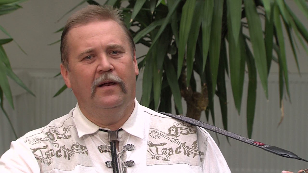 E.Lillepea  -  Üte talo.