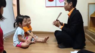 Chuyên Gia Thực Hành Trên Trẻ Theo Pp Glenn Doman Tại Lớp Học