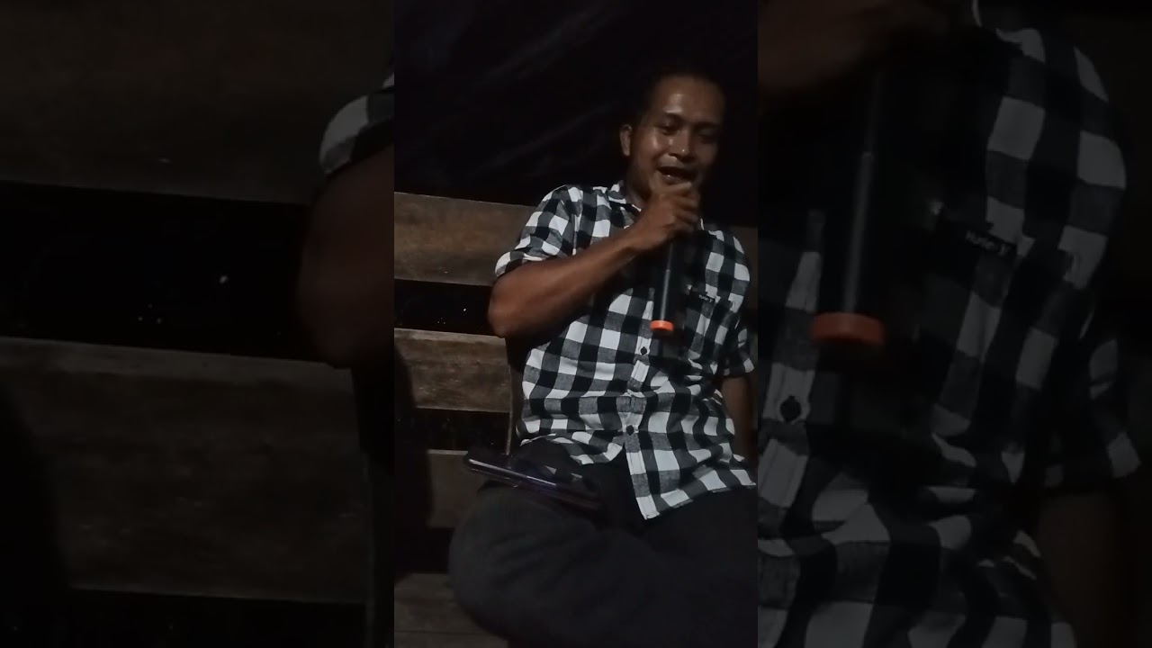 Karungut pembuka resepsi pernikahan.